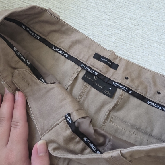 Worthington Tan Shorts Size 4 - Picture 2 of 3